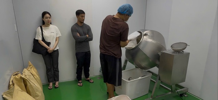 Công an TPHCM bắt vợ chồng bà chủ Công ty Nông sản Mai Xuân Thành - Ảnh 4.