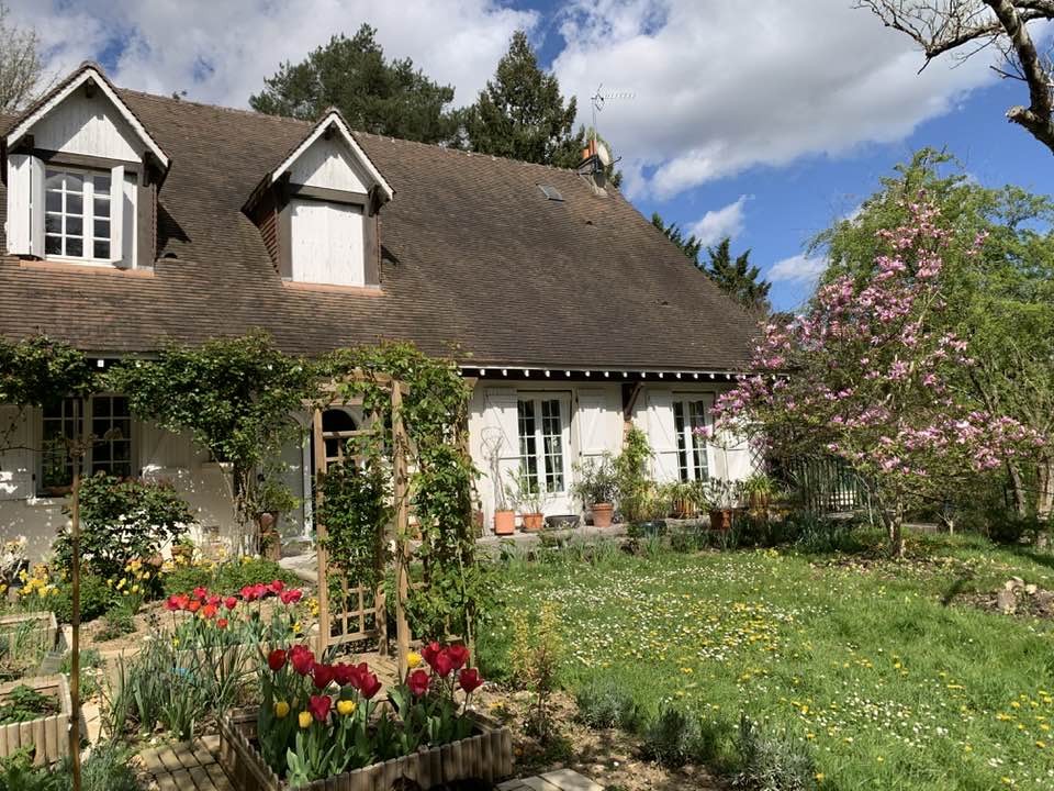 Nữ NSƯT biến mất khỏi showbiz Việt 20 năm giờ sống trong biệt thự 4.000m2, hoa ngập lối đẹp như cổ tích- Ảnh 9.