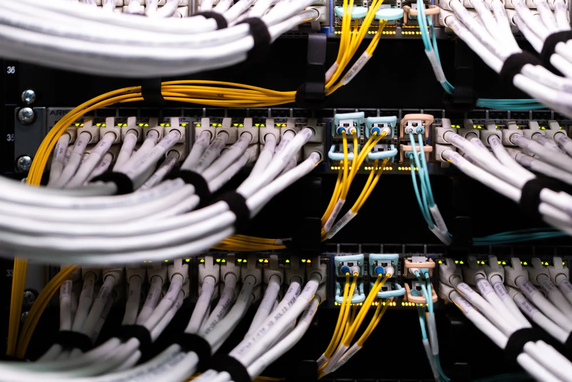 Nhu cầu nhân lực AI tăng mạnh , ngành công nghệ cần 200 . 000 Lao động không bằng đại học - Ảnh 1.