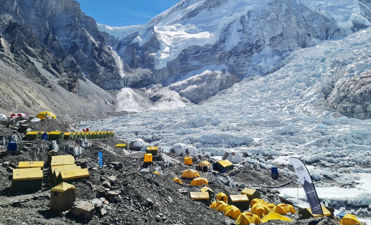 Đường dây trục lợi bảo hiểm 20 triệu USD trên đỉnh Everest bị phanh phui - Ảnh 1.