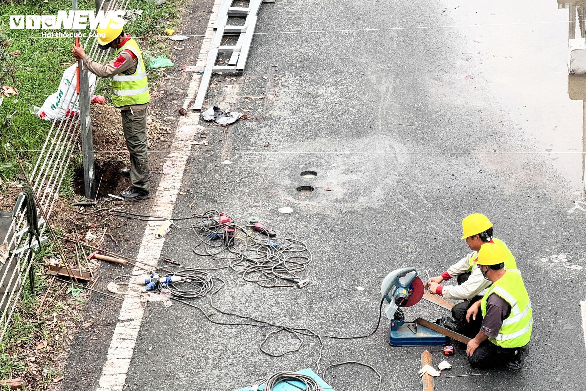 Ùn tắc Đại lộ Thăng Long kéo dài Do thi công metro số 5 từ 2026 đến 2027 - Ảnh 11. Ùn tắc Đại lộ Thăng Long kéo dài Do thi công metro số 5 từ 2026 đến 2027 - Ảnh 11.