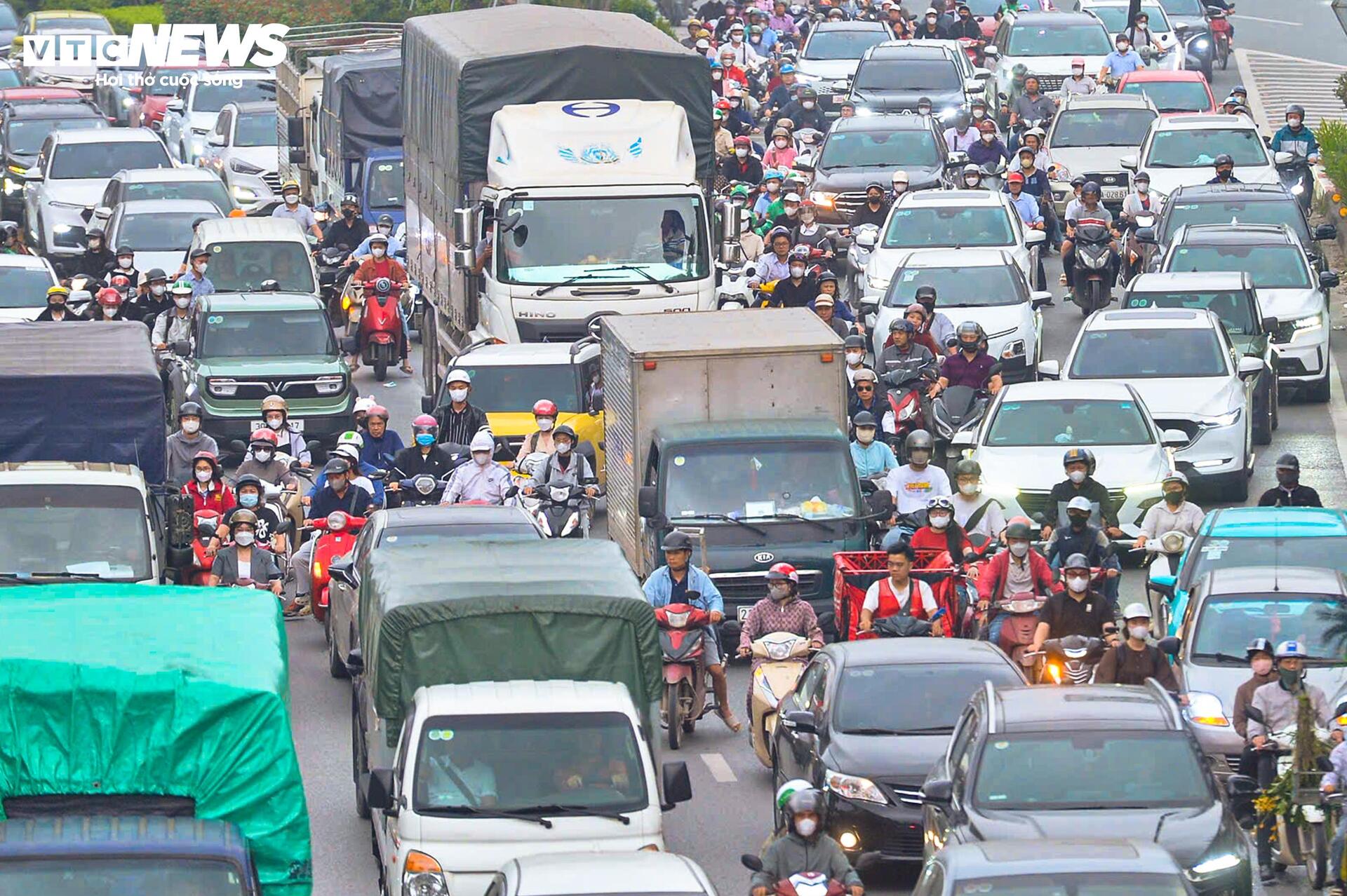 Ùn tắc Đại lộ Thăng Long kéo dài Do thi công metro số 5 từ 2026 đến 2027 - Ảnh 7. Ùn tắc Đại lộ Thăng Long kéo dài Do thi công metro số 5 từ 2026 đến 2027 - Ảnh 7.