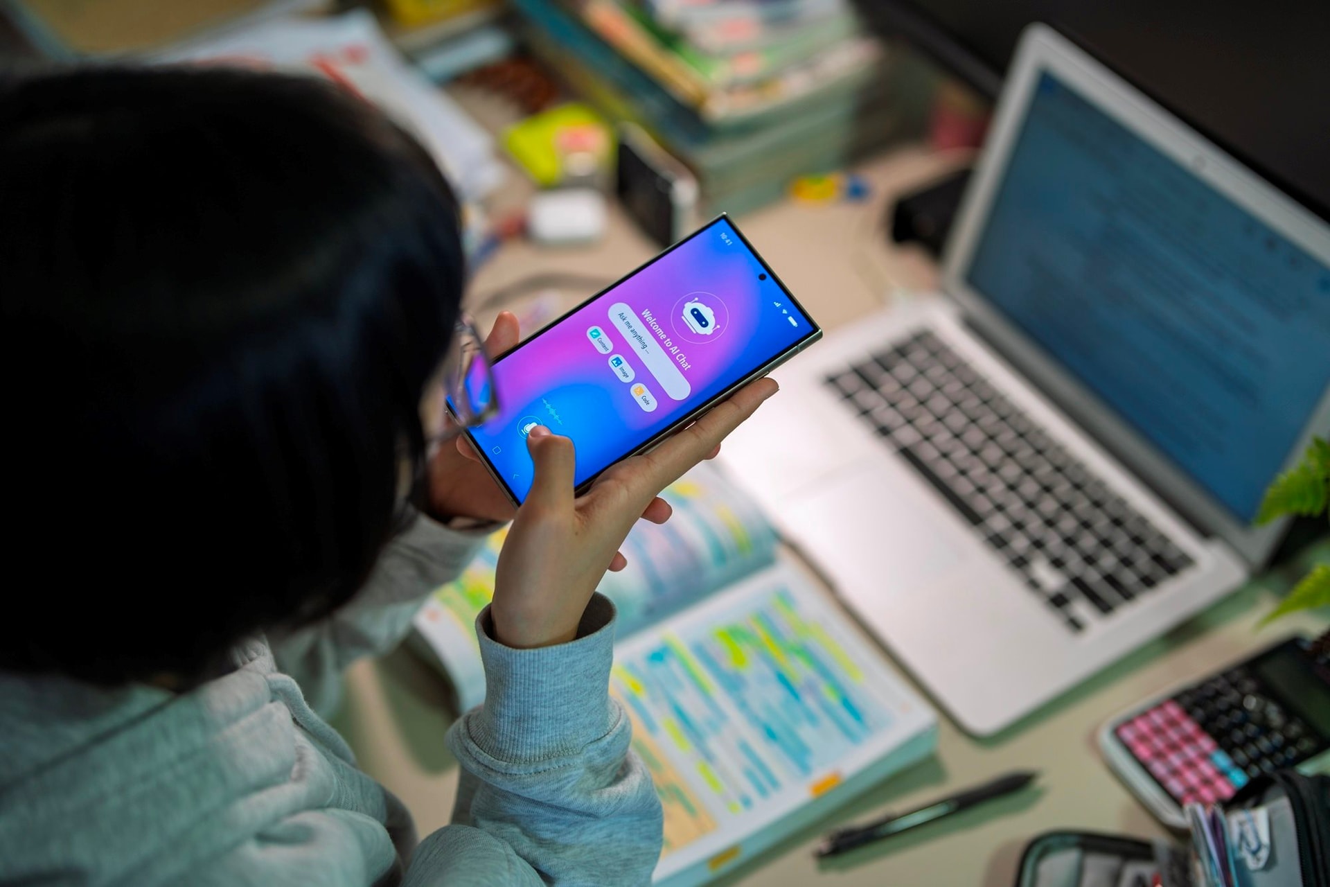 Cảnh báo về chatbot AI: Nghịch lý giữa sự thấu cảm và tính chính xác năm 2026 - Ảnh 1.