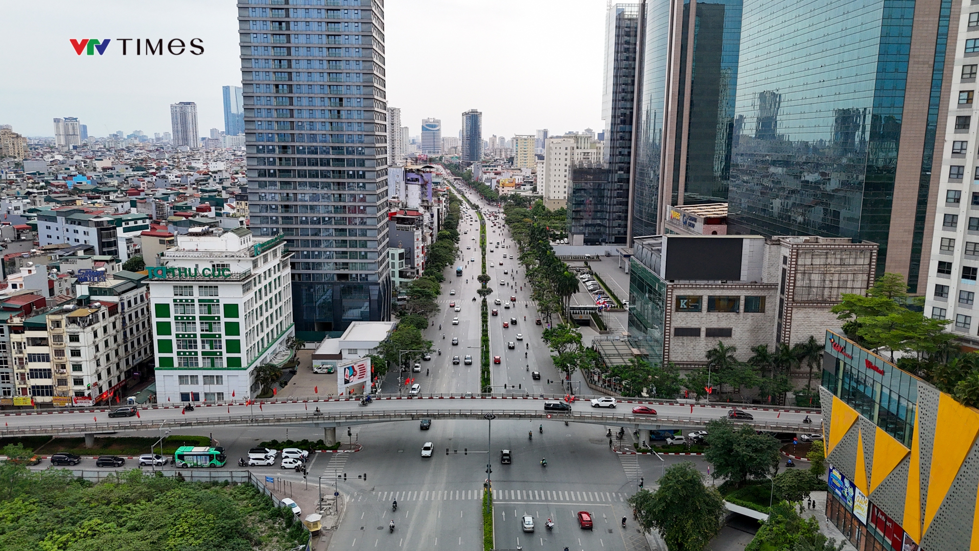 Đường phố Hà Nội thông thoáng trong ngày đầu nghỉ lễ 30/4 – 1/5 - Ảnh 9.