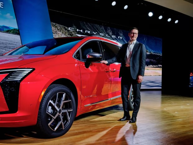 Chrysler 100 năm tuổi gặm nhấm khoản lỗ 25 tỷ USD chỉ với một mẫu xe - Ảnh 4.