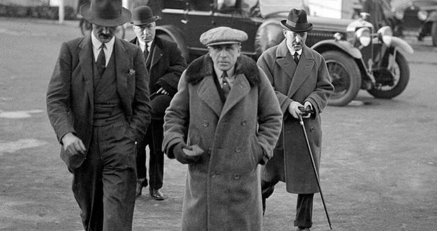 Tỷ phú giàu thứ 3 thế giới tử vong vì rơi thẳng từ máy bay xuống mà không một ai biết - Ảnh 3.