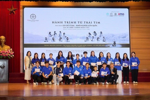 Hành trình Từ Trái Tim: Đánh thức khát vọng lớn và trách nhiệm kiến quốc của người trẻ - Ảnh 4.
