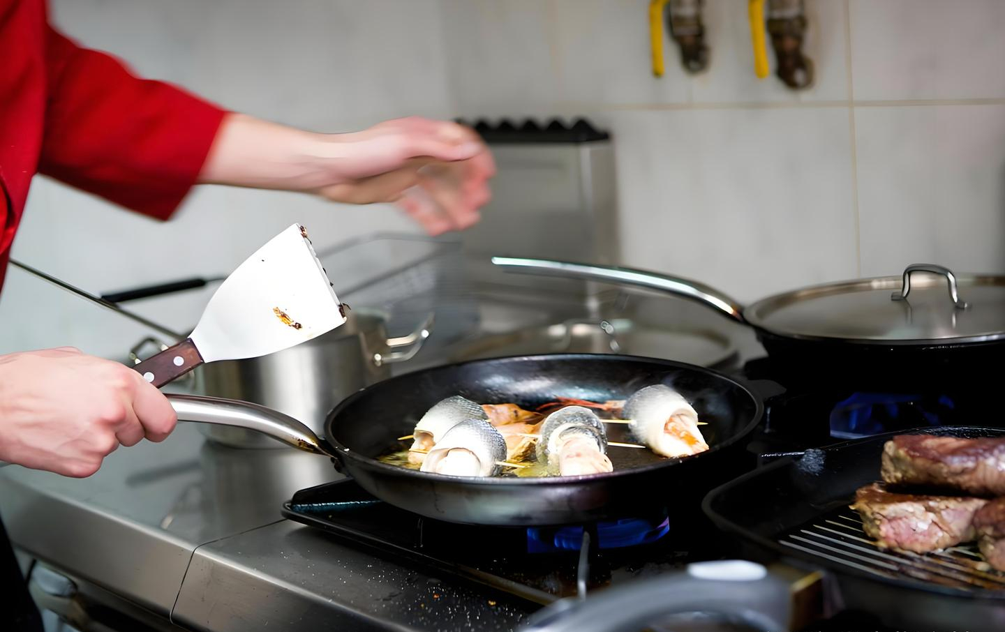 Sống chung sau tuổi 55: Khi 3,5 triệu/tháng không phải vấn đề lớn - mà là bài toán công bằng tài chính và giá trị bản thân- Ảnh 2.