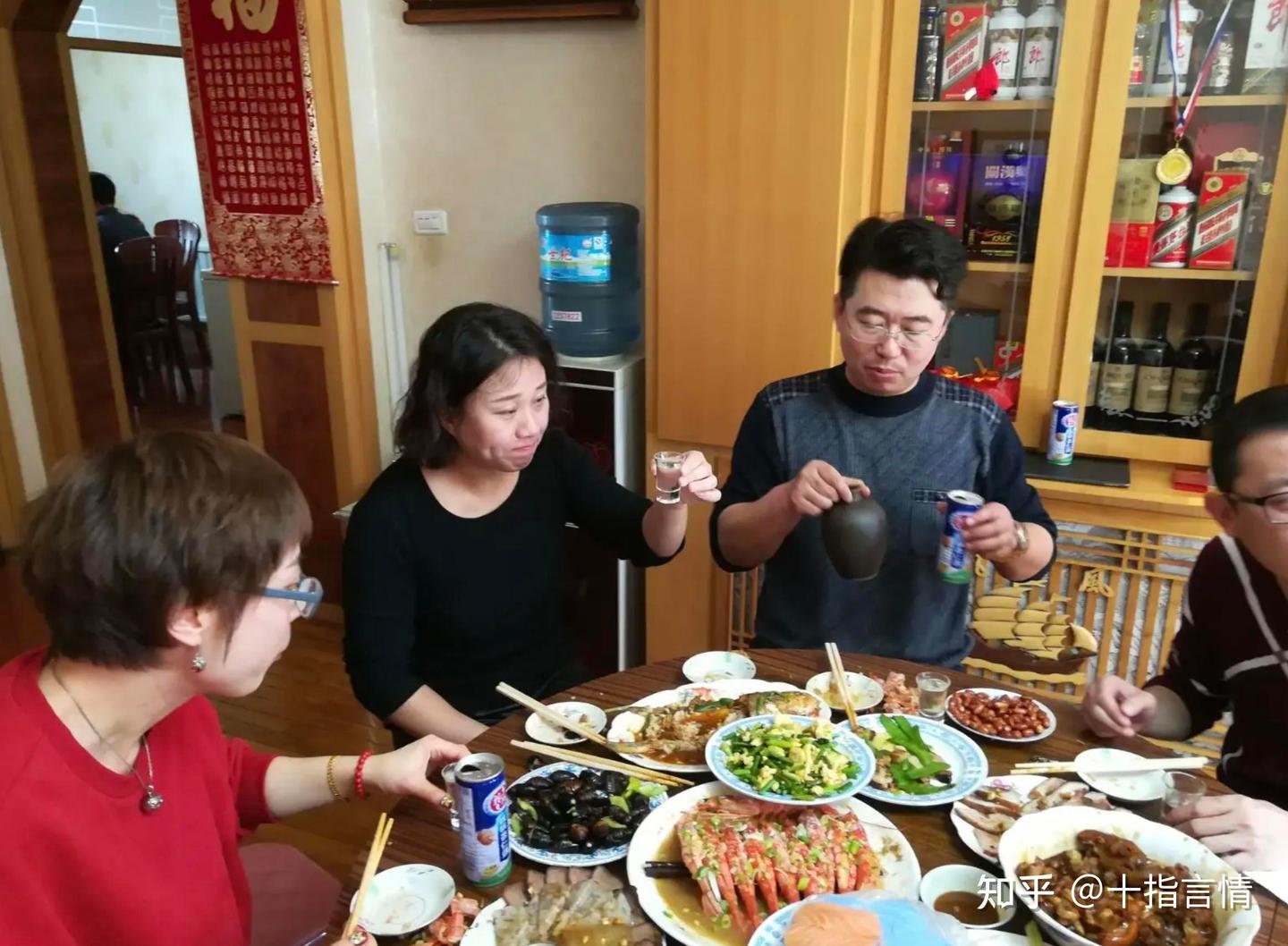 Một chuyến về quê dịp Thanh Minh khiến tôi hiểu: Không có quỹ dự phòng, tài sản lớn cũng có thể mất rất nhanh- Ảnh 1.