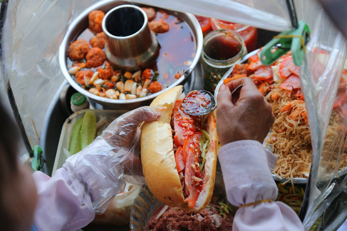 Không phải phở, món ăn chỉ từ 15.000 đồng/phần này mới là hương vị Việt lọt top 'ngon nhất thế giới' - Ảnh 3.