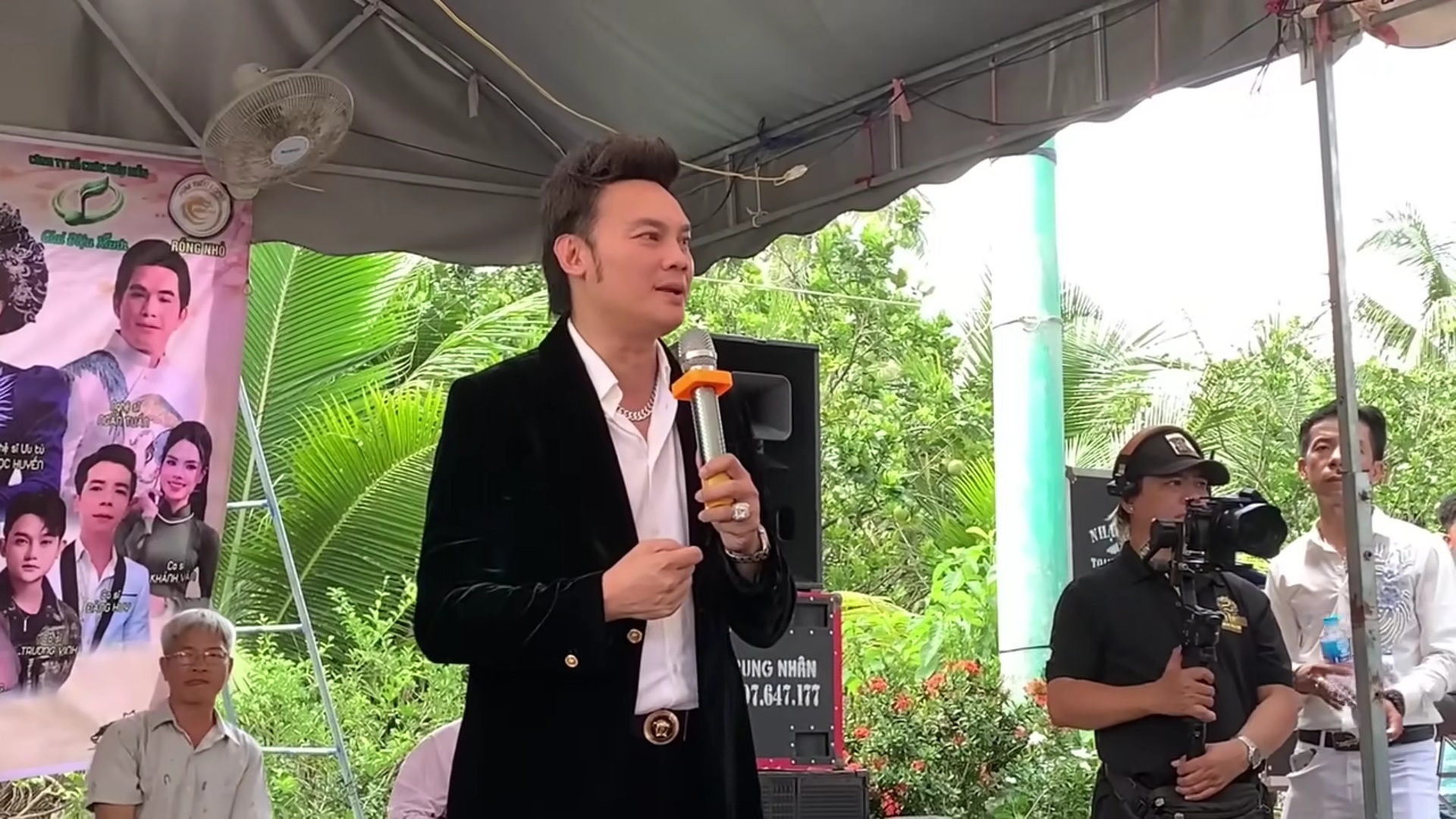 Nam NSƯT làm ông chủ ở Hà Nội, về Vĩnh Long tuyên bố một việc - Ảnh 2.