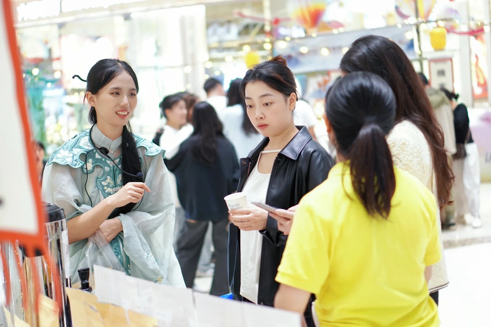 Giới trẻ Trung Quốc chọn vị đắng Thay vì ngọt ngào để sống khỏe mạnh - Ảnh 10.