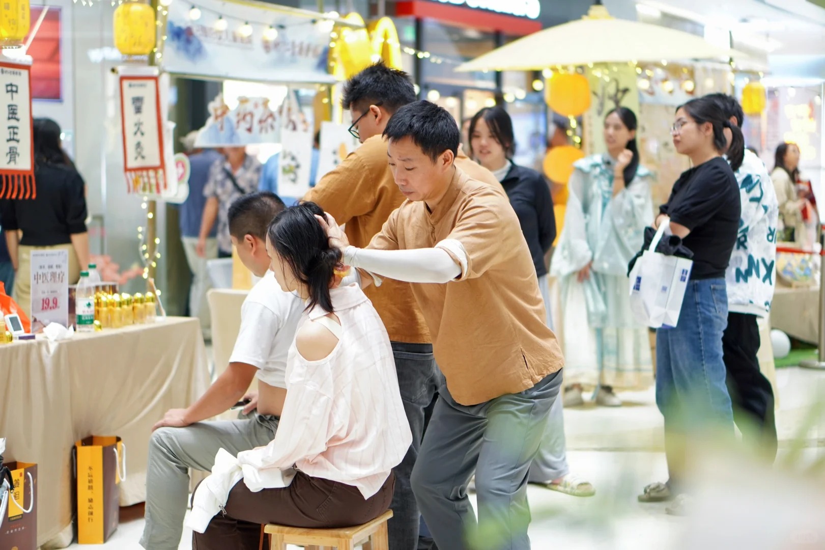 Giới trẻ Trung Quốc chọn vị đắng Thay vì ngọt ngào để sống khỏe mạnh - Ảnh 11.