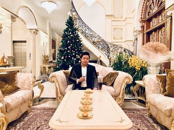 Nam ca sĩ Việt 47 tuổi một đời vợ, có nhà từ Mỹ tới Việt Nam, lộ số dư 31 tỷ mở lòng: "Inbox nhé" - Ảnh 2.