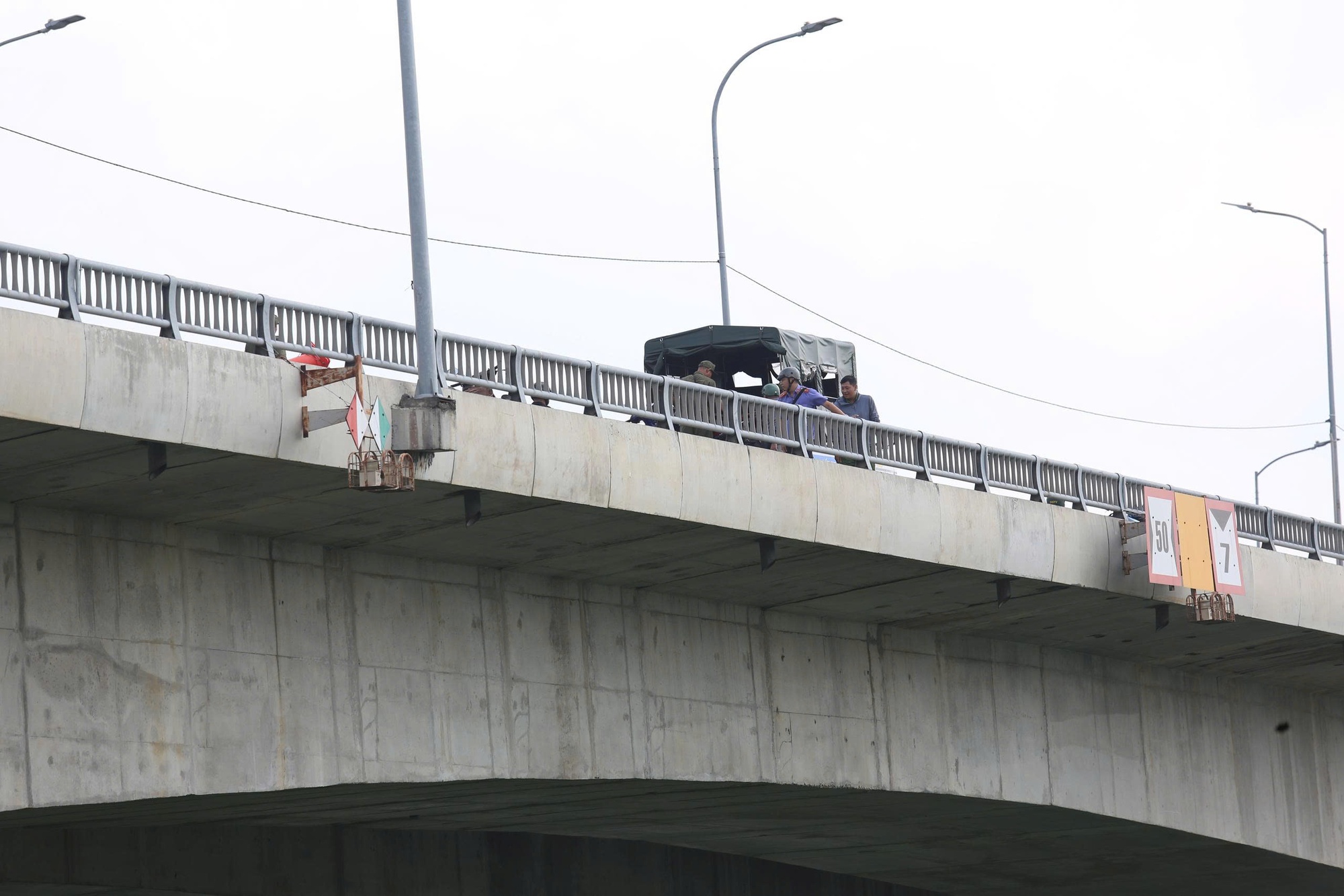 Người đàn ông Cần Thơ nhảy cầu ở Tây Ninh , để lại xe máy và điện thọai - Ảnh 1.