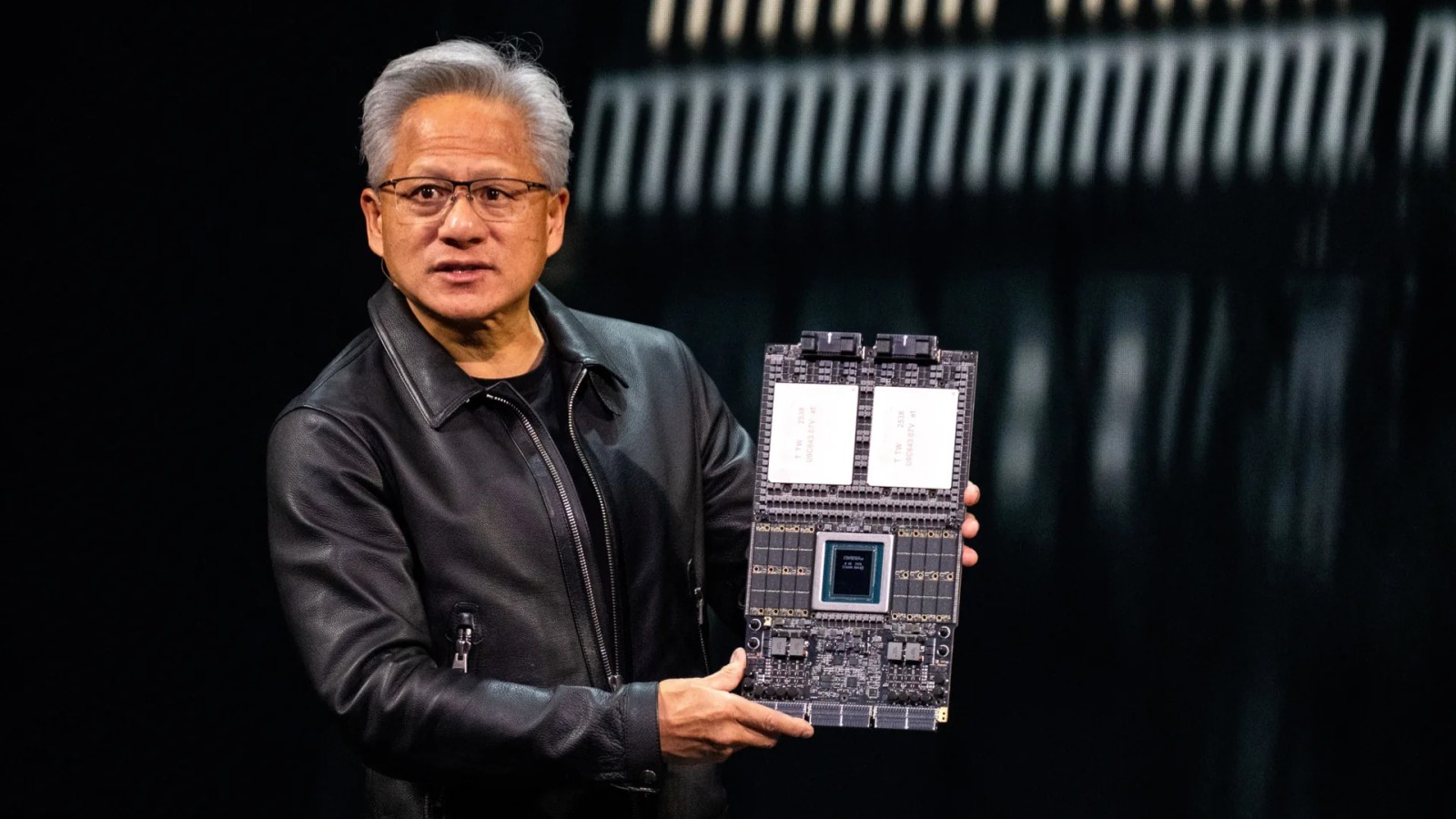 NVIDIA chuẩn bị giao nền tảng AI Vera Rubin, giá mỗi tủ máy chủ khoảng 4.7 nghìn tỷ đồng - Ảnh 2.