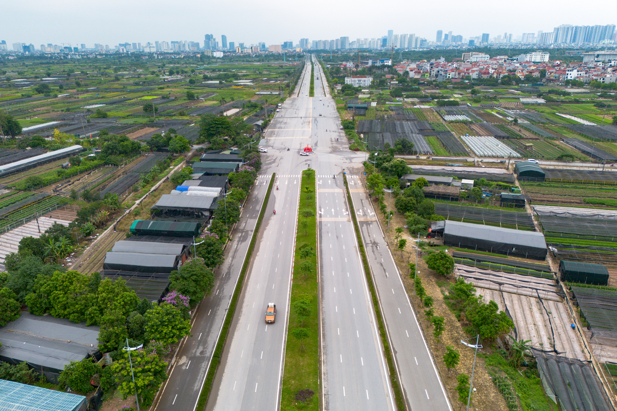 Toàn cảnh đại lộ 10 làn xe nối thẳng Ciputra đến Đan Phượng: Giải phóng mặt bằng rầm rộ đoạn nút thắt, mở toang kết nối đến các đại đô thị của loạt ông lớn Sunshine Group, Vinhomes- Ảnh 2.