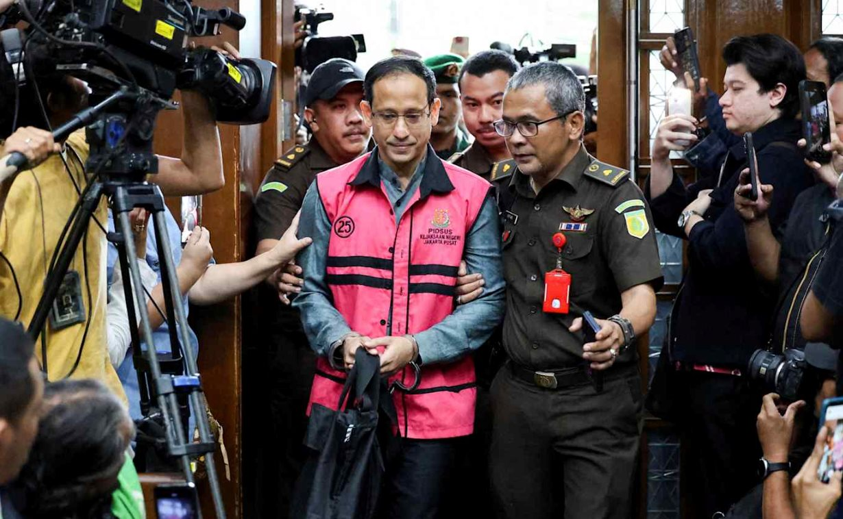 Nadiem Makarim , người sáng lập Gojek , bị kết án 18 năm tù vì tham nhũng - Ảnh 2.