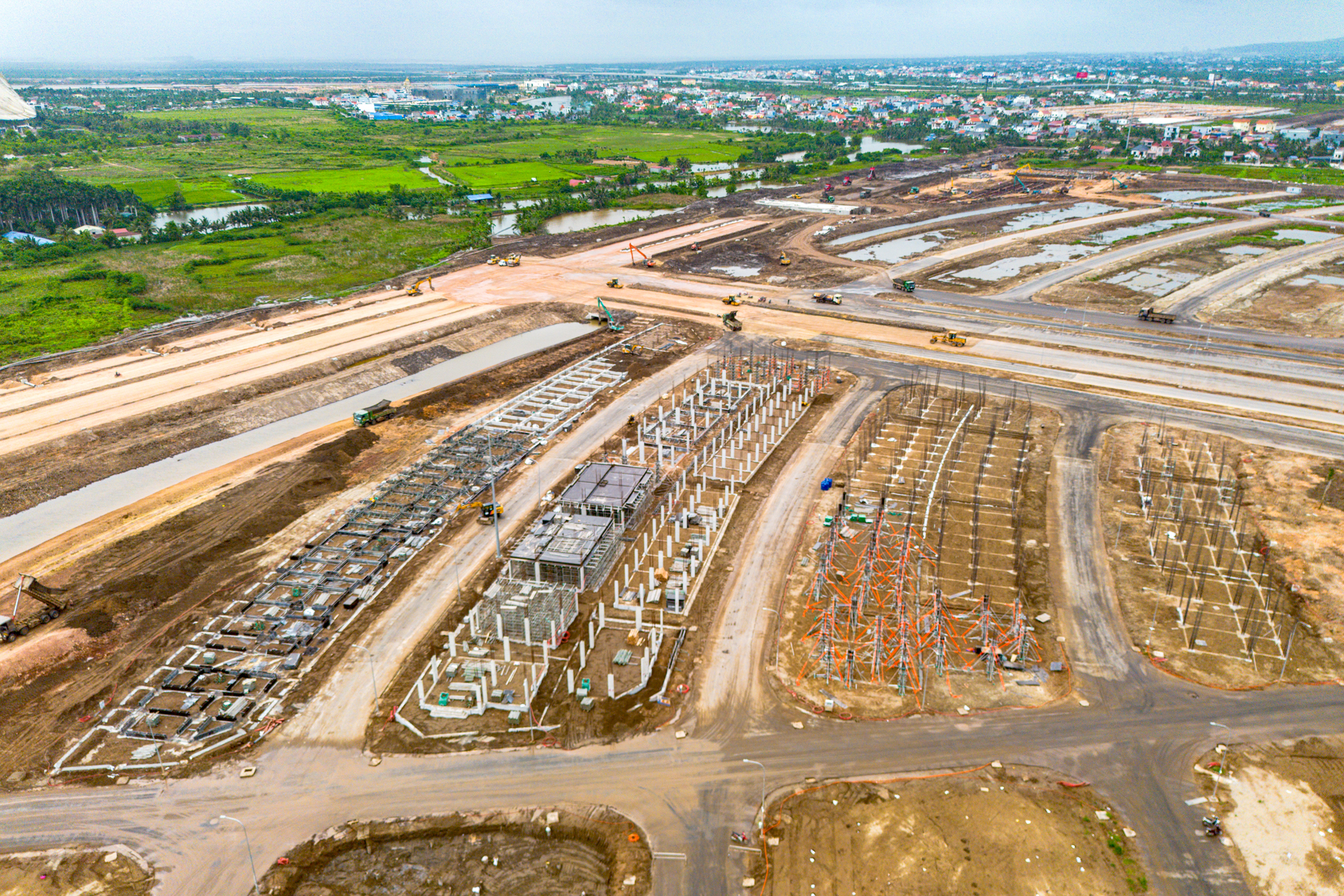 Toàn cảnh khu đô thị hơn 23.000 tỷ của Vinhomes, nằm giữa trung tâm công nghiệp và cảng biển tỷ đô - Ảnh 7. Toàn cảnh khu đô thị hơn 23.000 tỷ của Vinhomes, nằm giữa trung tâm công nghiệp và cảng biển tỷ đô - Ảnh 7.