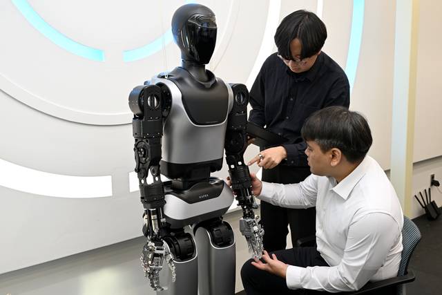 Hàn Quốc đầu tư phát triển robot hình người trong cuộc đua công nghệ toàn cầu 2026 - Ảnh 2. Hàn Quốc đầu tư phát triển robot hình người trong cuộc đua công nghệ toàn cầu 2026 - Ảnh 2.