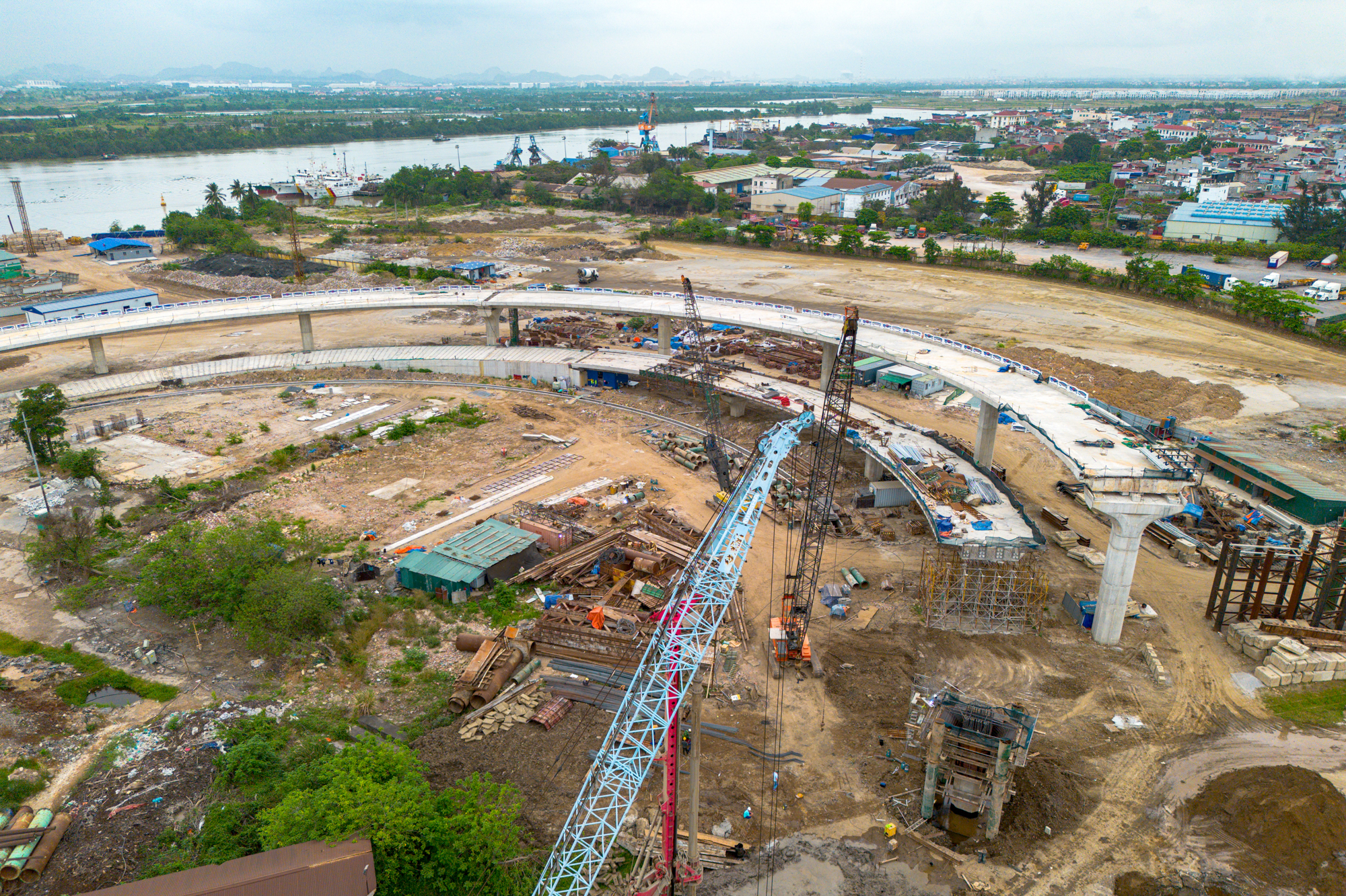 Toàn cảnh công trường cầu dây văng rộng nhất Hải Phòng: Tháp cao bằng tòa nhà 40 tầng, nằm sát vách dự án hơn 2 tỷ USD của Vingroup - Ảnh 5.
