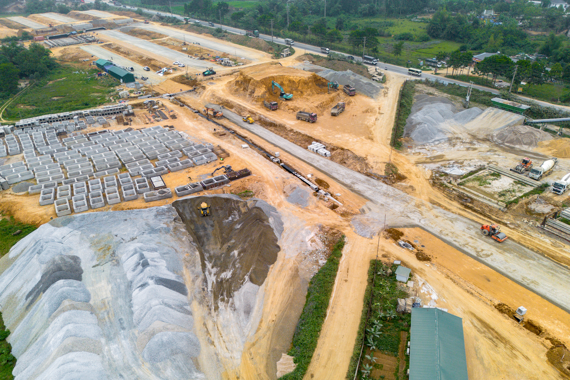 Toàn cảnh loạt dự án phủ khắp Hà Nội như một đại công trường: Tổng mức đầu tư hàng trăm nghìn tỷ, dự kiến hoàn thành trong năm nay- Ảnh 17. Toàn cảnh loạt dự án phủ khắp Hà Nội như một đại công trường: Tổng mức đầu tư hàng trăm nghìn tỷ, dự kiến hoàn thành trong năm nay- Ảnh 17.