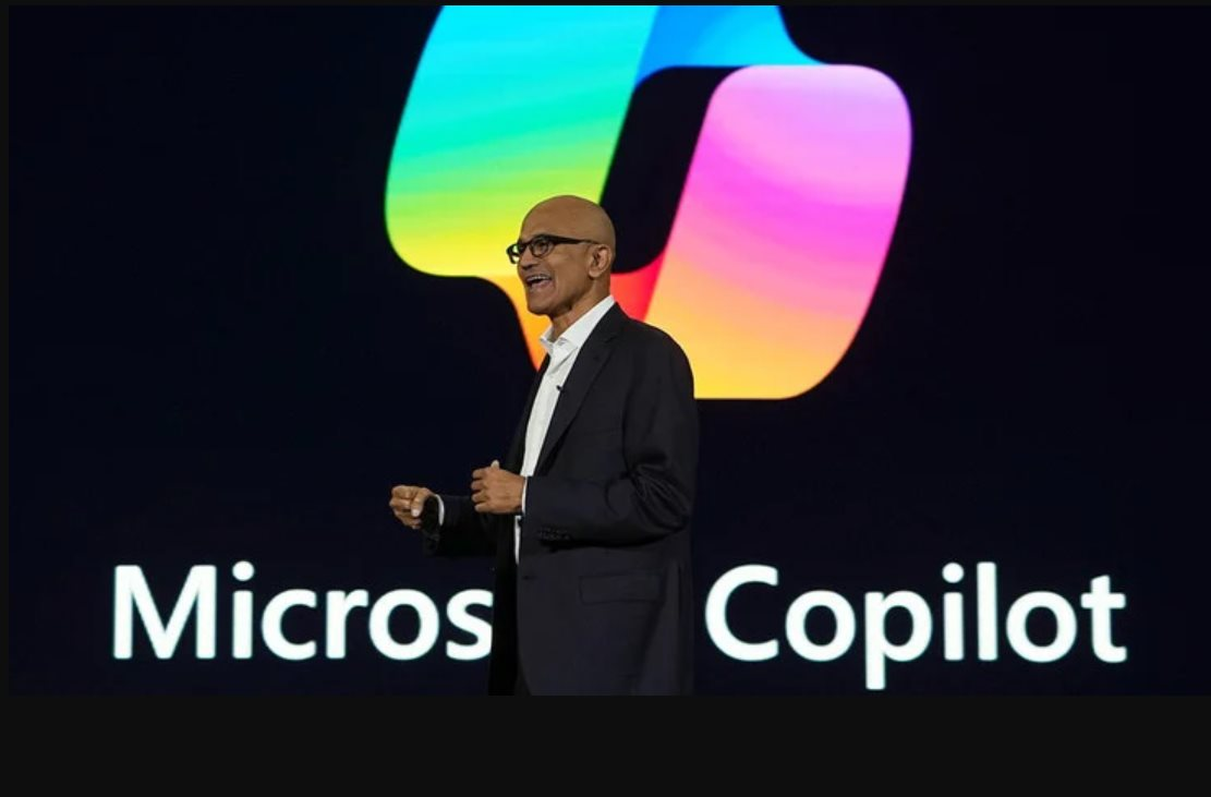 CEO Satya Nadella đi viết code khi Microsoft mất 357 tỷ USD trong 1 phiên giao dịch - Ảnh 2.