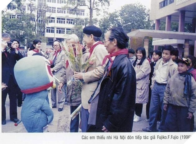 Bức ảnh hiếm gợi nhớ thời “Đôrêmon” từng vực dậy một nhà xuất bản Việt - Ảnh 4. Bức ảnh hiếm gợi nhớ thời “Đôrêmon” từng vực dậy một nhà xuất bản Việt - Ảnh 4.