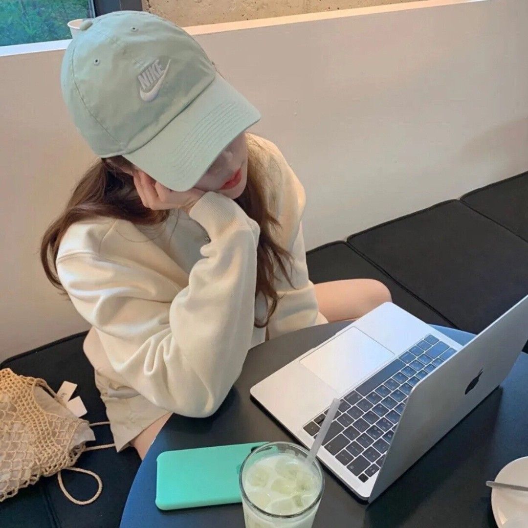 “Ngày làm việc vô tận”: Hàng trăm email và cuộc họp phát sinh, 21h rời văn phòng và không còn sau đó nữa- Ảnh 3. “Ngày làm việc vô tận”: Hàng trăm email và cuộc họp phát sinh, 21h rời văn phòng và không còn sau đó nữa- Ảnh 3.