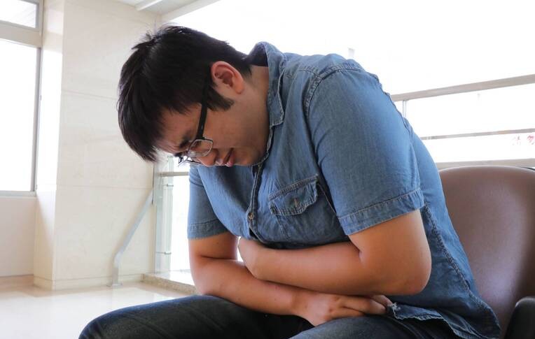 Người đàn ông 40 tuổi mắc ung thư gan vì thứ nước "vạn người mê", ai cũng tưởng uống càng nhiều càng… khỏe- Ảnh 1.