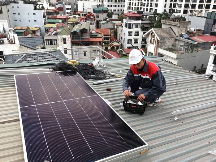 TPHCM đang có bao nhiêu hộ dân lắp đặt điện năng lượng mặt trời mái nhà? - Ảnh 1.