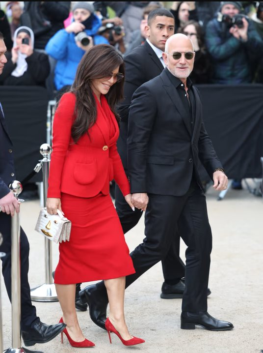 Jeff Bezos và Hành trình từ tech nerd đến quyền lực thời trang tại Met Gala 2026 - Ảnh 2.