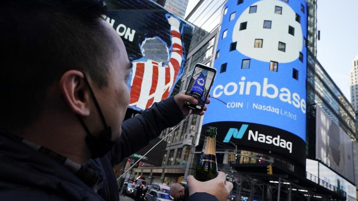 Coinbase cắt giảm 14 % nhân sự , đặt cược vào AI trong ngành tiền số năm 2026 - Ảnh 3.