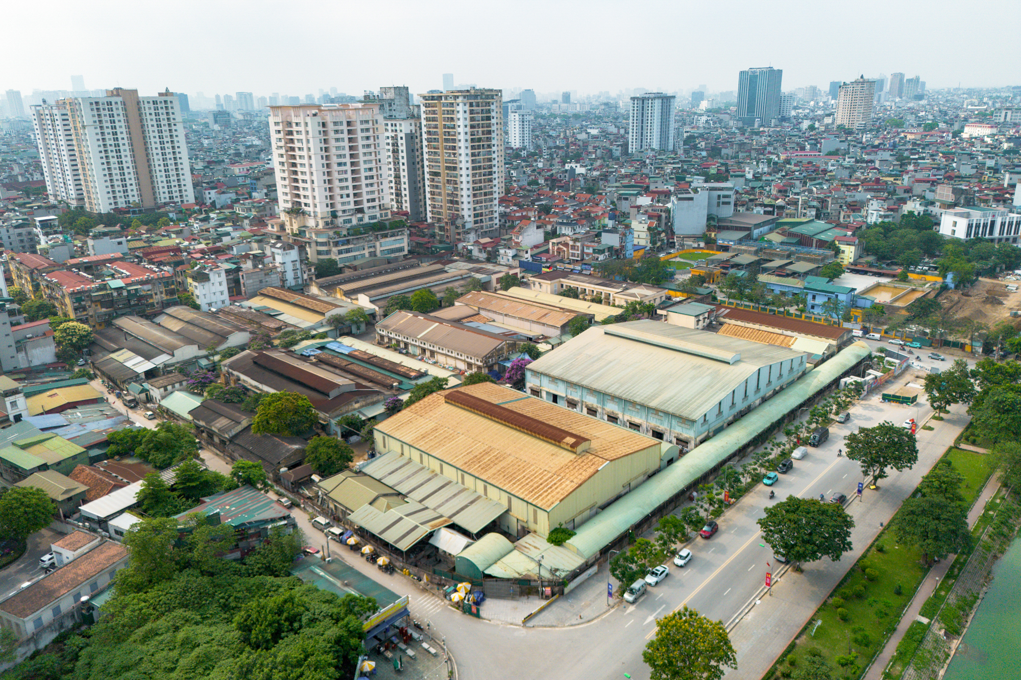 Toàn cảnh khu đất ven hồ sắp chuyển đổi từ nhà máy sang chung cư tại Hà Nội - Ảnh 2.