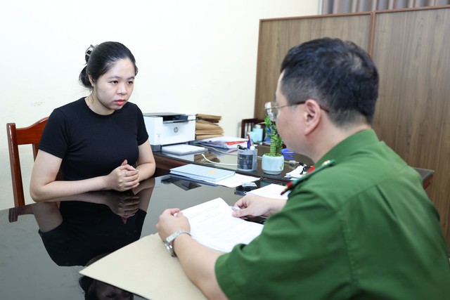 Khám xét nơi ở của nữ nhân viên Lê Diệp Linh SN 1995 - Ảnh 3.