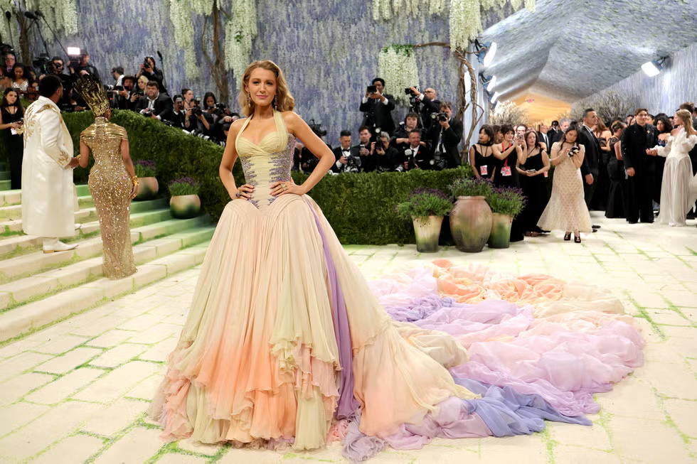 Nhìn lại Met Gala 2026: Dàn sao diễn giải thời trang như nghệ thuật - Ảnh 9.