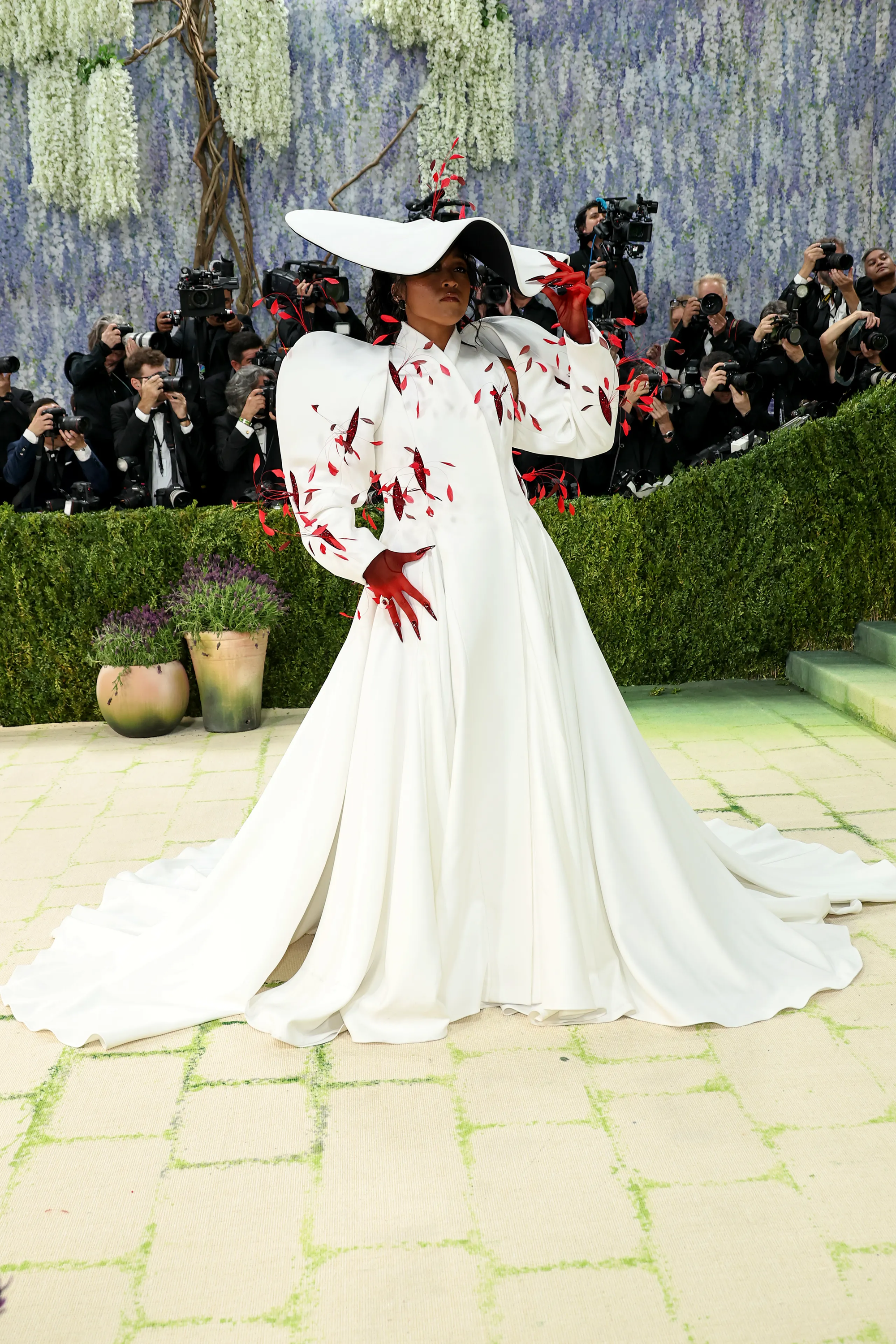 Nhìn lại Met Gala 2026: Dàn sao diễn giải thời trang như nghệ thuật - Ảnh 7.