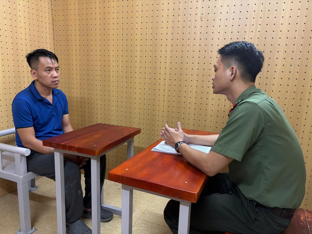 Phá chuyên án đặc biệt lớn tiêu thụ 2.250 tỷ đồng tiền thẻ cào, bắt 'ông trùm' Nguyễn Hoàng Tuấn SN 1987 - Ảnh 2.