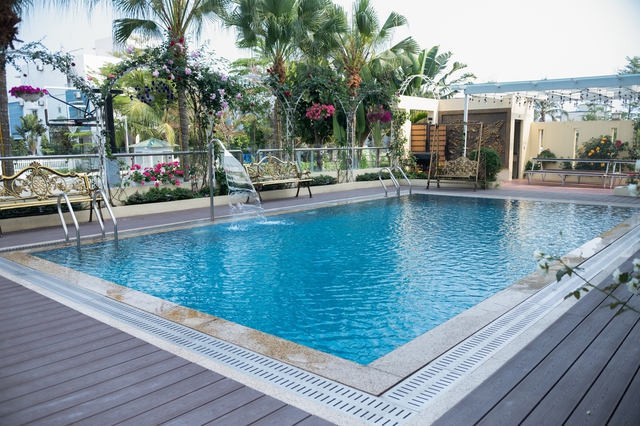 Biệt thự 1000m2, 10 phòng ngủ, có cả sân bóng rổ của nữ NSƯT, trưởng khoa thanh nhạc đình đám - Ảnh 7.