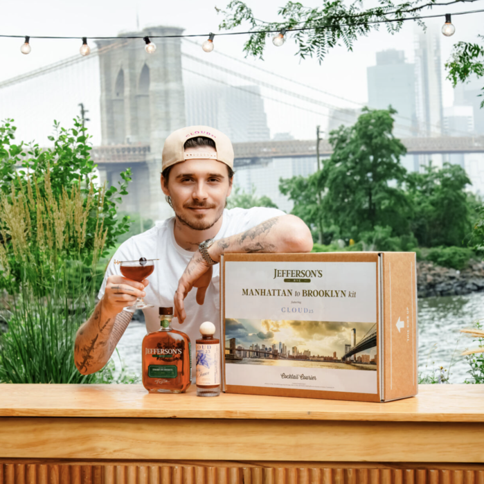 Con trai cả nhà Beckham và chiến lược bán hot sauce triệu đô: Xóa tên mình khỏi sản phẩm để không ai gọi đây là