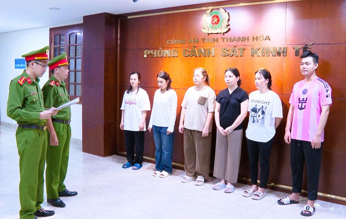 Phá đường dây buôn lậu vàng thỏi từ Campuchia gần 1.000 tỉ đồng - Ảnh 1.