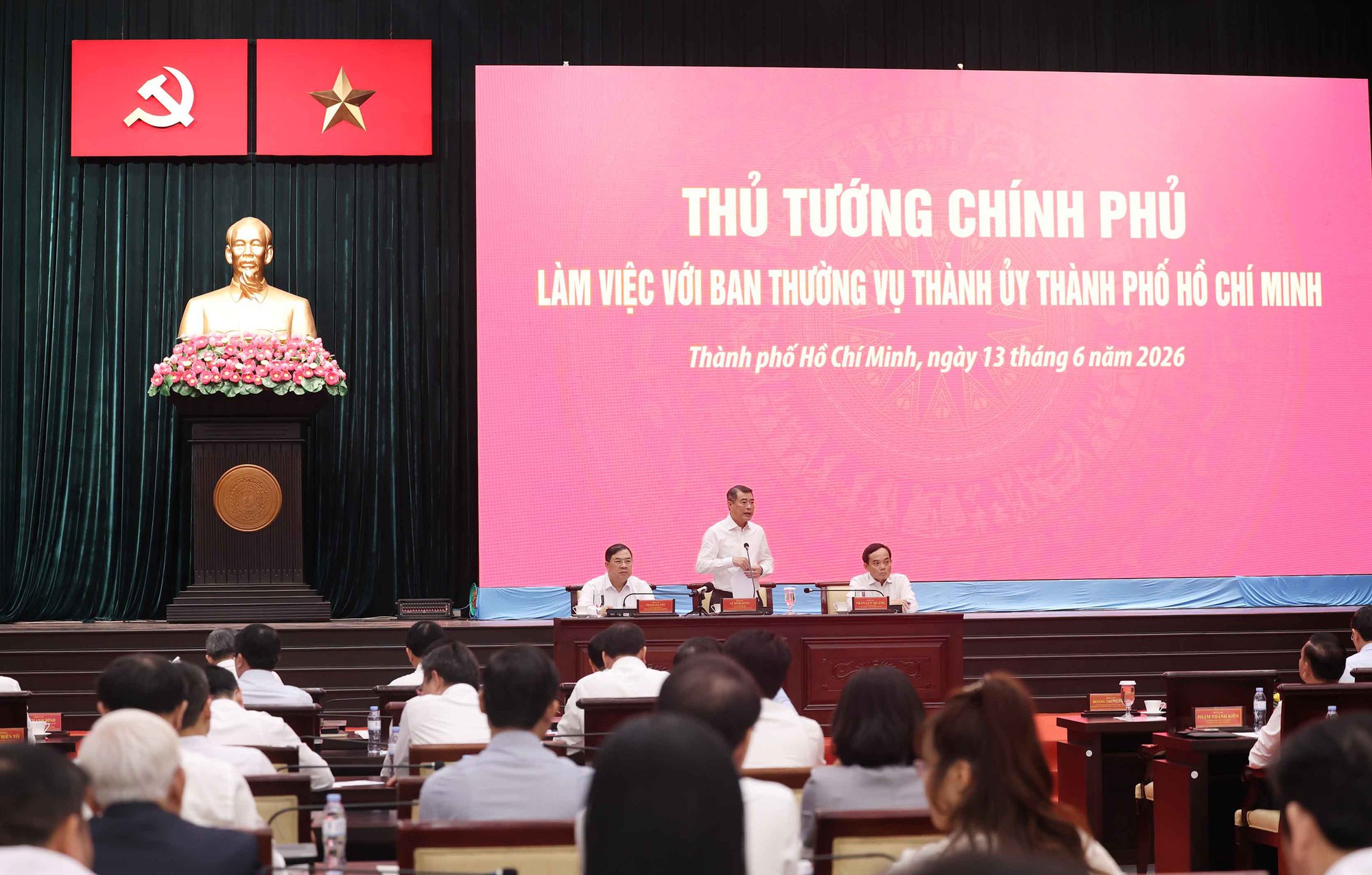 TP.HCM đề xuất giảm lãi suất 2-3%, miễn tiền đất 5-10 năm với doanh nghiệp làm nhà ở cho thuê- Ảnh 1. TP.HCM đề xuất giảm lãi suất 2-3%, miễn tiền đất 5-10 năm với doanh nghiệp làm nhà ở cho thuê- Ảnh 1.