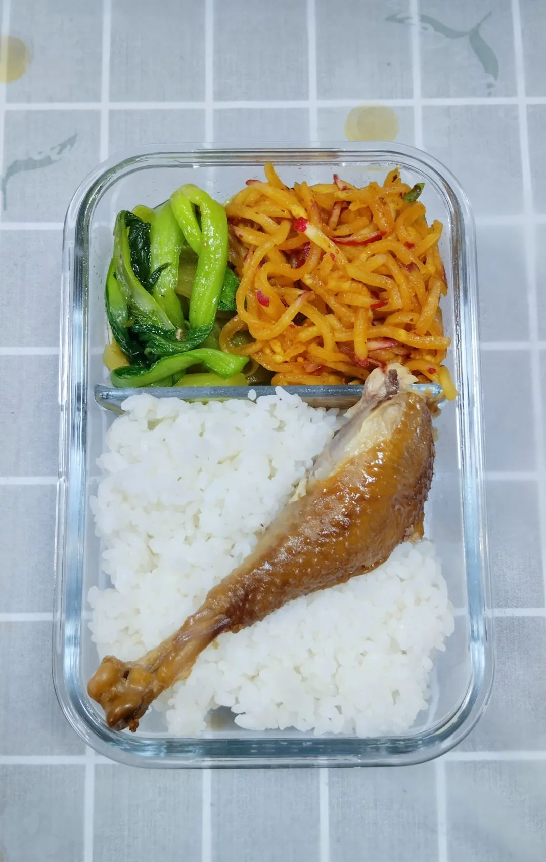Một ngày trong cuộc sống của người đàn ông 36 tuổi có tỷ lệ tiết kiệm hơn 80%: Không mua sắm tùy hứng, tự mang cơm đi làm và trồng rau để ăn- Ảnh 2. Một ngày trong cuộc sống của người đàn ông 36 tuổi có tỷ lệ tiết kiệm hơn 80%: Không mua sắm tùy hứng, tự mang cơm đi làm và trồng rau để ăn- Ảnh 2.