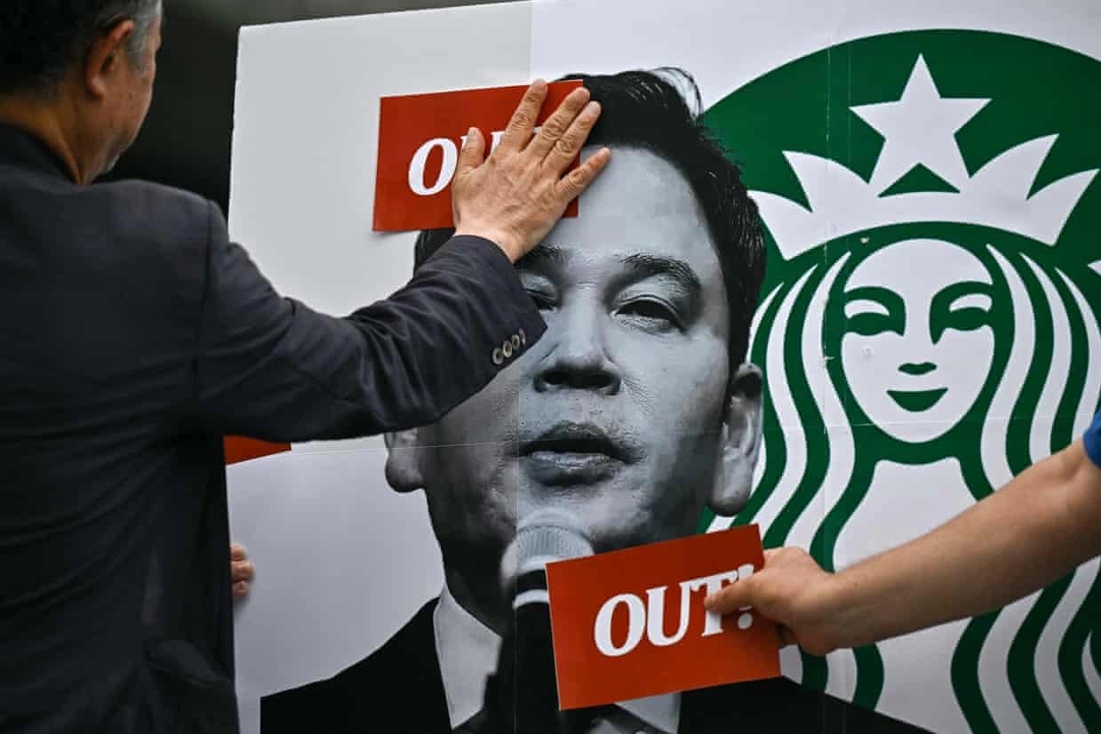 Chưa từng có tiền lệ: Starbucks đóng cửa hơn 2.000 cửa hàng tại Hàn Quốc để đào tạo lịch sử sau bê bối truyền thông - Ảnh 5. Chưa từng có tiền lệ: Starbucks đóng cửa hơn 2.000 cửa hàng tại Hàn Quốc để đào tạo lịch sử sau bê bối truyền thông - Ảnh 5.