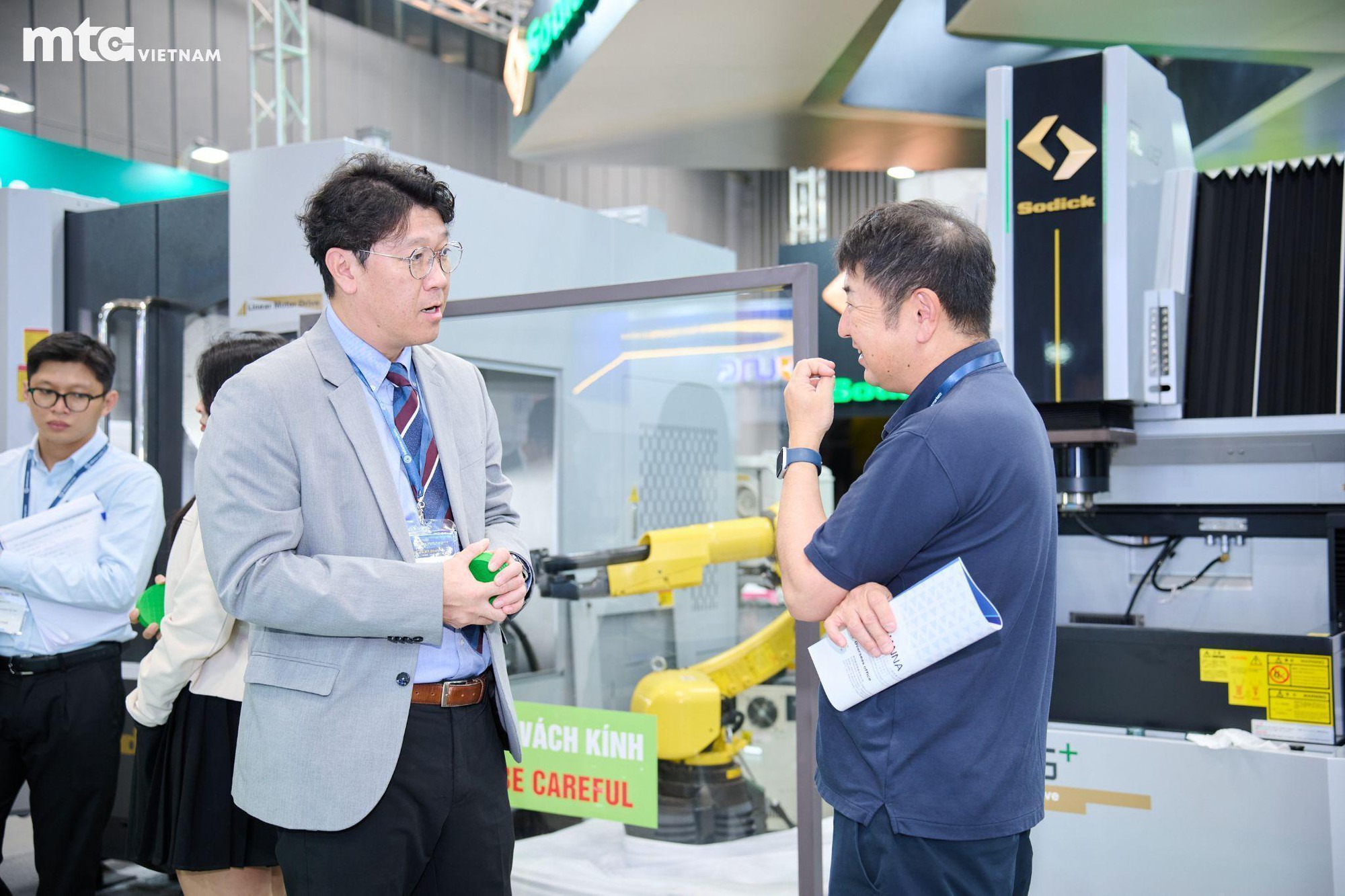 Doanh nghiệp đổi mới công nghệ để đạt mục tiêu nội địa hóa 40–45% ngành trọng điểm - Ảnh 2. Doanh nghiệp đổi mới công nghệ để đạt mục tiêu nội địa hóa 40–45% ngành trọng điểm - Ảnh 2.