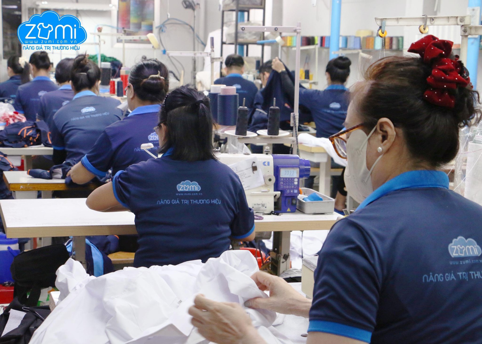 Đồng phục Zumi mở rộng quy mô sau hơn một thập kỷ phát triển - Ảnh 4. Đồng phục Zumi mở rộng quy mô sau hơn một thập kỷ phát triển - Ảnh 4.