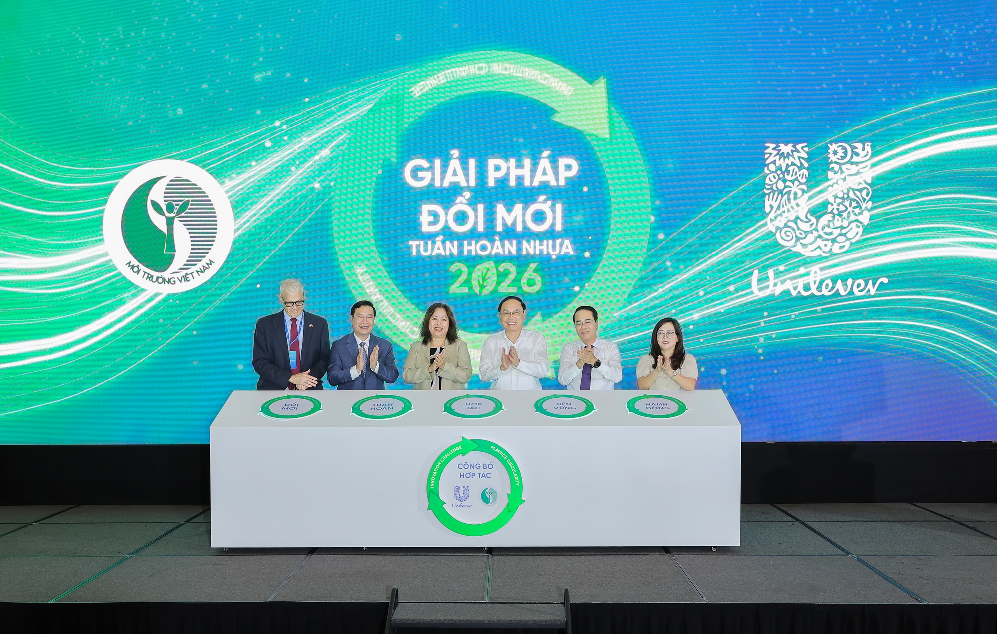 Giải pháp Đổi mới tuần hoàn nhựa 2026 xây dựng hệ sinh thái kinh tế tuần hoàn tại Việt Nam - Ảnh 1. Giải pháp Đổi mới tuần hoàn nhựa 2026 xây dựng hệ sinh thái kinh tế tuần hoàn tại Việt Nam - Ảnh 1.