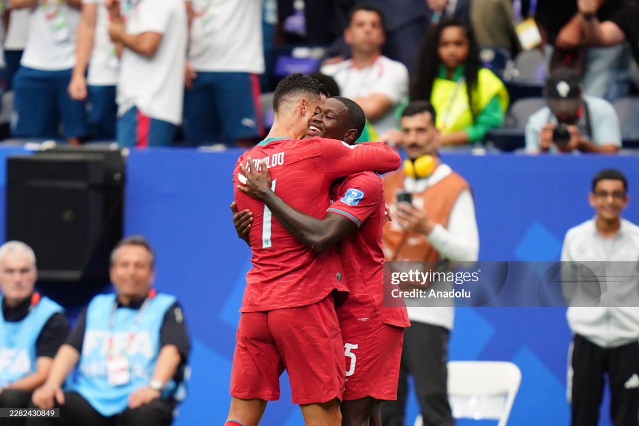 IQ vô cực! Cả thế giới bị Ronaldo lừa! - Ảnh 8.