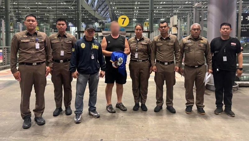 Rúng động Thái Lan: Du khách Úc cùng thiếu nữ vào khách sạn rồi trở ra một mình, vài ngày sau tìm thấy cô trong một vali vứt ven đường - Ảnh 3.