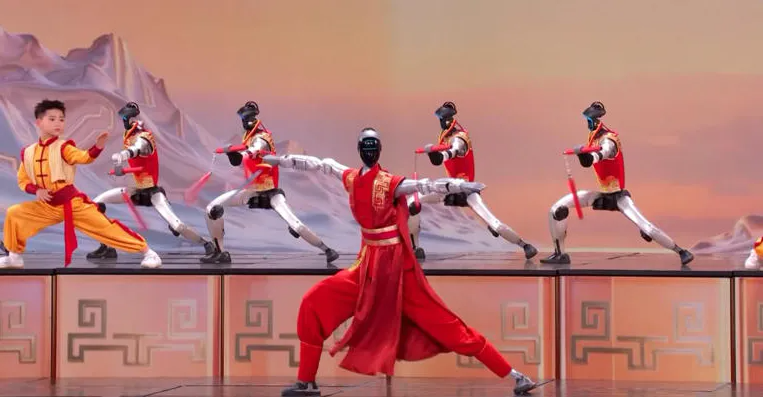 Robot hình người nhảy nhạc Lady Gaga trên sân khấu America’s Got Talent gây bão tại Mỹ - Ảnh 2.